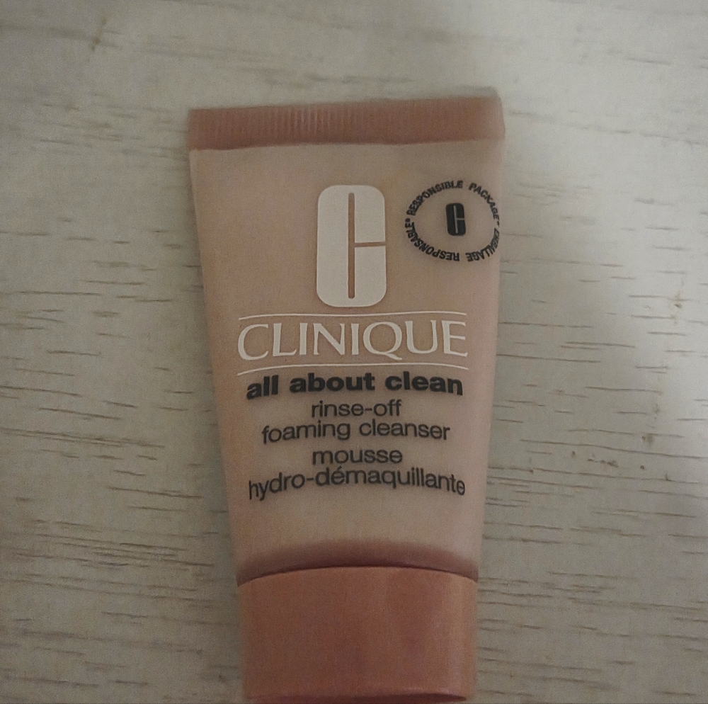 🌸 Clinique All About Clean Rinse Off Foaming Cleanser - Sample
